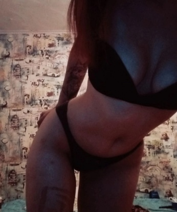 Моя цель - подарить вам незабываемое удовольствие и расслабление. 🌹 Живу я в Москве и готова предложить вам широкий выбор интимных услуг. В моем арсенале массаж, стриптиз, французская классика, ролевые игры и многое другое. 😈 Также могу быть твоей страстной партнершей на свидании или деловом мероприятии. 💼 Я гарантирую полную конфиденциальность и удовлетворение твоих сокровенных желаний. 🔥 Не стесняйся, позвони мне прямо сейчас, и мы воплотим твои фантазии в жизнь! 💋 Фото 100% мои, можешь оценить мою привлекательность еще больше. ❣️ Отзывы моих клиентов - твидо-дело! Доверься мне и получи настоящий сексуальный экстаз! 😍 Маргарита